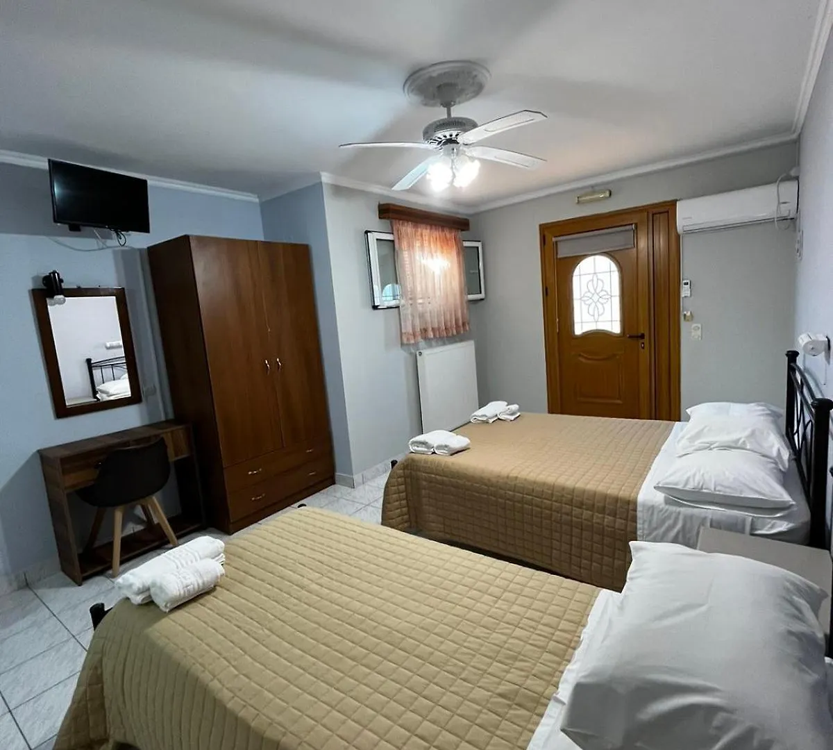 Nikos Studios And Apartments サミ