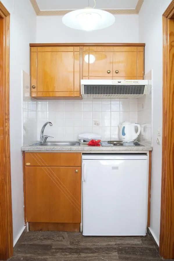 Nikos Studios And Apartments Sami