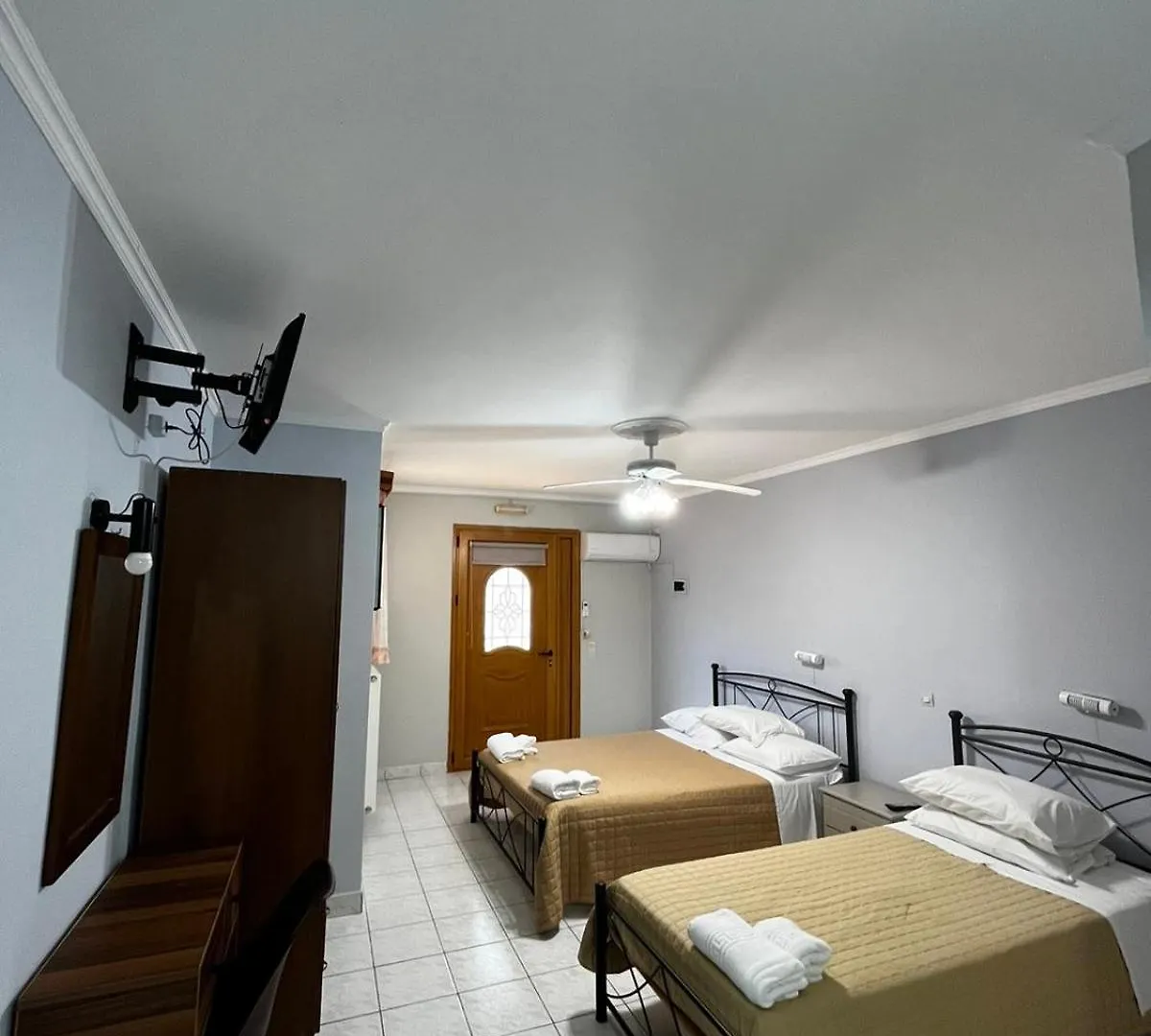 Nikos Studios And Apartments Sami