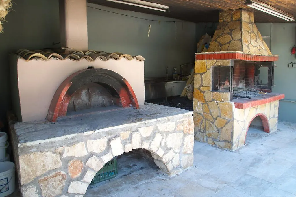 Nikos Studios And Apartments Sami   Sami (Kefalonia)